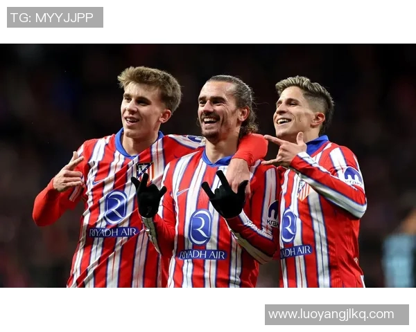 世界杯球队赛前热身训练与战术演练提升整体配合与竞技状态