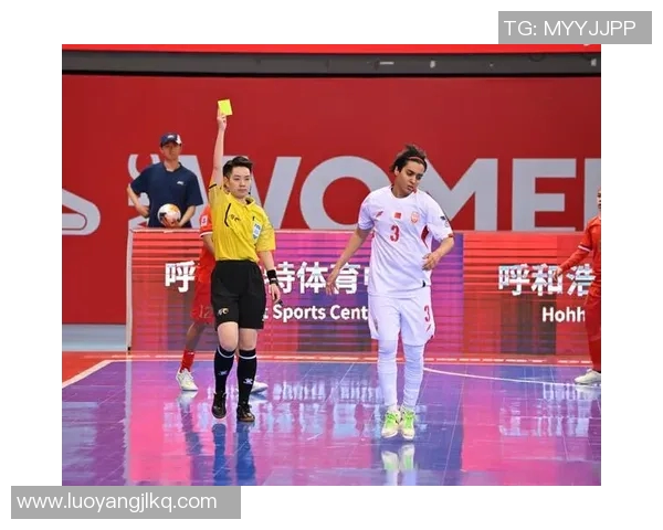 选秀赛场突发小插曲裁判机智化解彰显公平与专业风采 选秀赛场突发小插曲裁判机智化解彰显公平与专业风采